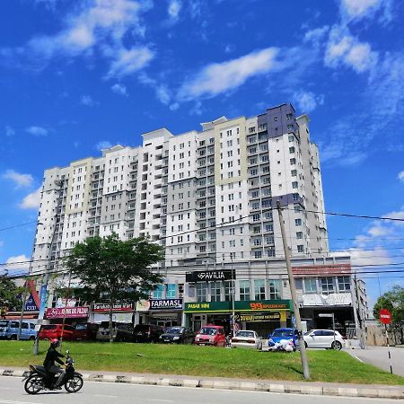 Tropika Homestay Bangi With 3 Bedrooms Каджанг Экстерьер фото