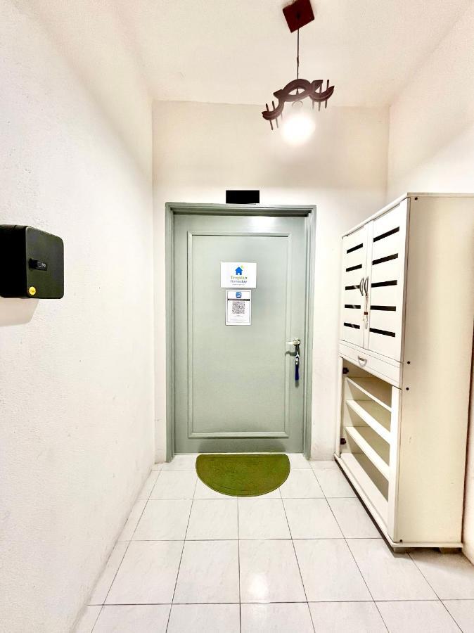 Tropika Homestay Bangi With 3 Bedrooms Каджанг Экстерьер фото